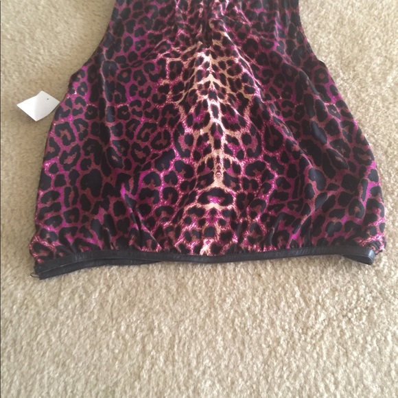 Alice & Trixie Leopard Print Top - Picture 6 of 6